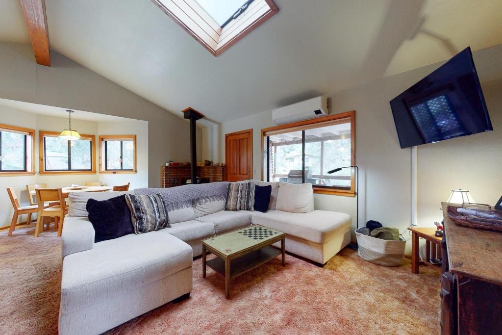 Idyllwild House | Tahquitz View Chalet