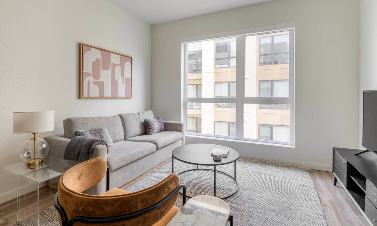 Hayward Apartment | Tasteful Hayward 2BR w/Heated Pool, near Shops & Dining, by Blueground