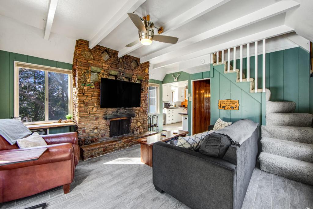 Cedar Glen House | The Blue House
