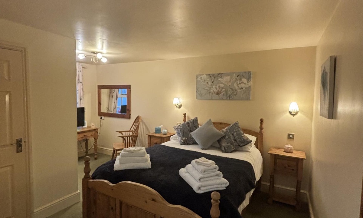 Flyford Flavell Hotel | The Boot Inn