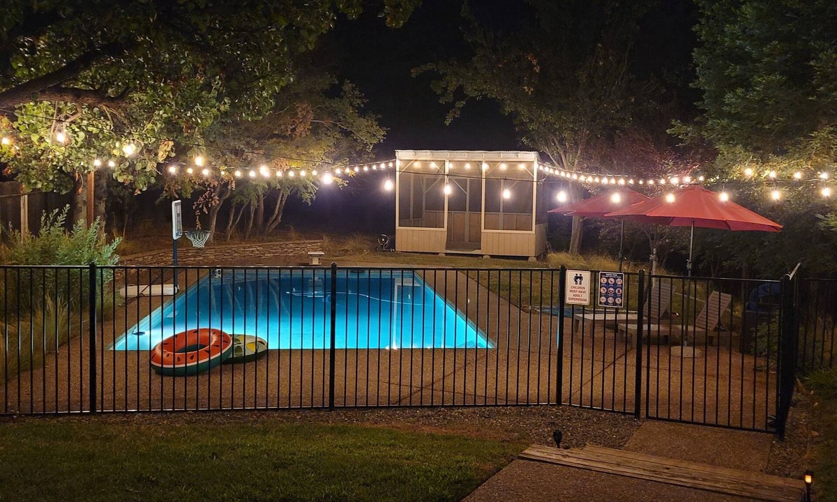Redding Villa | The Bostonian▪︎Pool💦Hot Tub🌀 Arcade🎮Billiards🎱