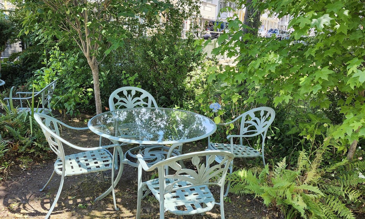 Sutter Creek House | The Brinn House & Hideaway | Main St. Wine & Food!
