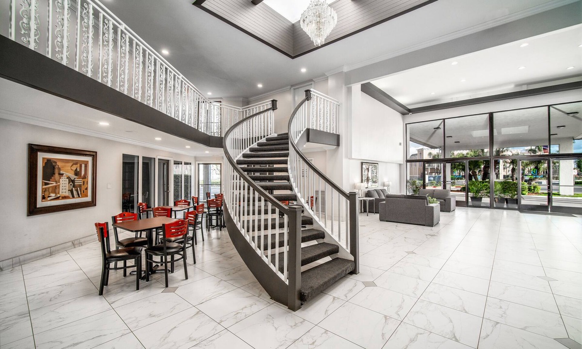 Northwest Anaheim Hotel | The Buena Park Hotel & Suites