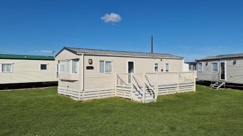 Selsey House | The Burrows Family Retreat, West Sands Holiday
