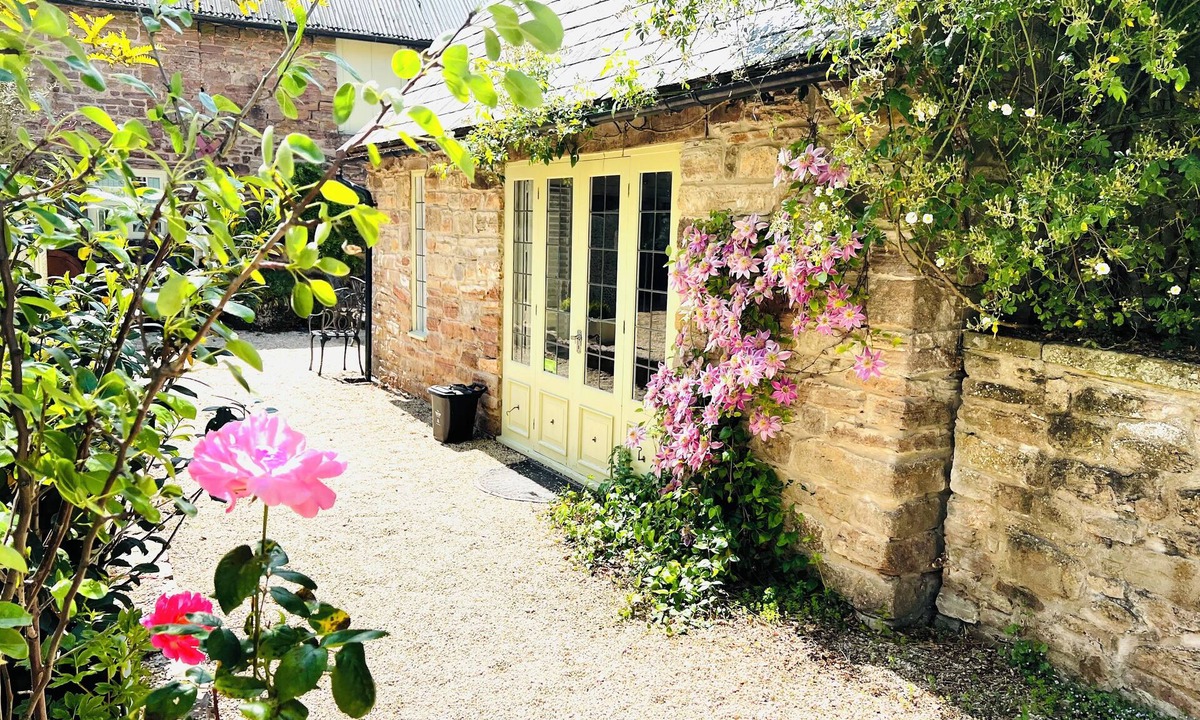 Redbrook House | The Buttery is the stunning Garden Wing of Tan House Newland in Forest of Dean