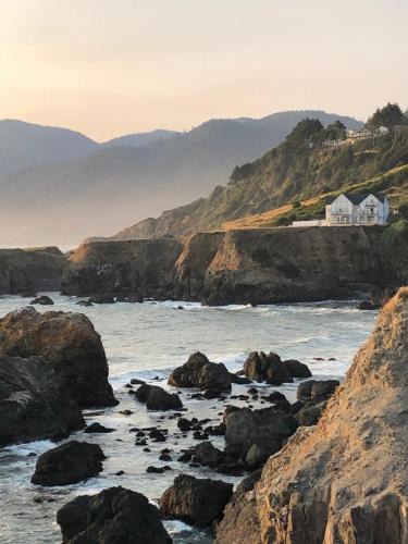 Shelter Cove Hotel | The Castle Inn of the Lost Coast