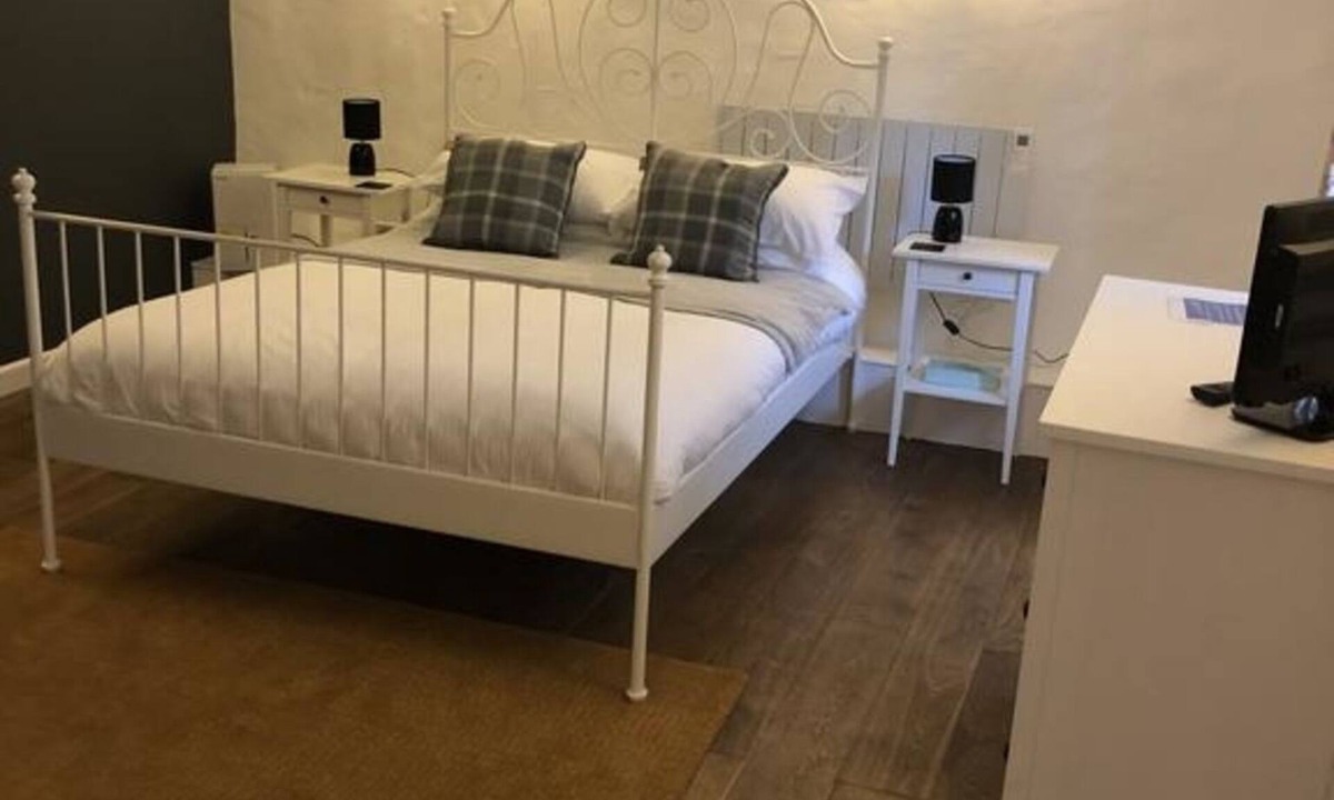 Chysauster Hotel | The Engine Inn