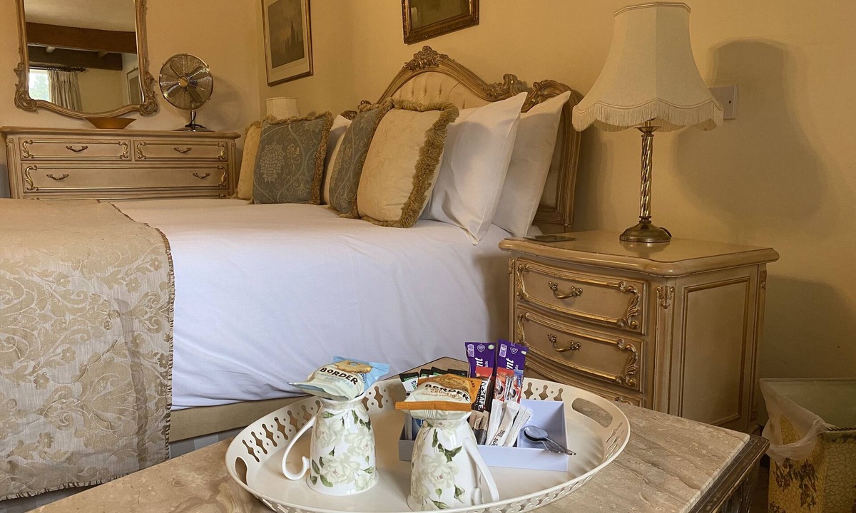 Pagham Hotel | The Inglenook