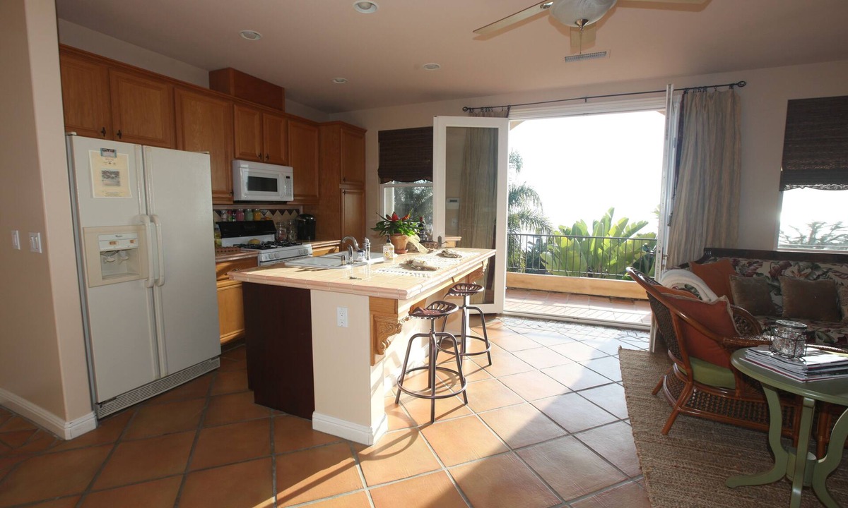 Malibu Apartment | The Mermaid House - Getaway - Surfers Heaven - 28 Day Minimum rental