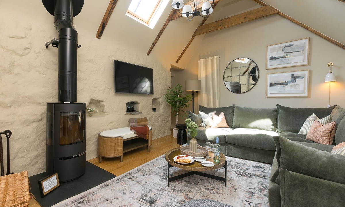 St Ives House | The Moorings, Back Road West - Contemporary Open Plan Cottage in St Ives Sleeps 8 Parking Available