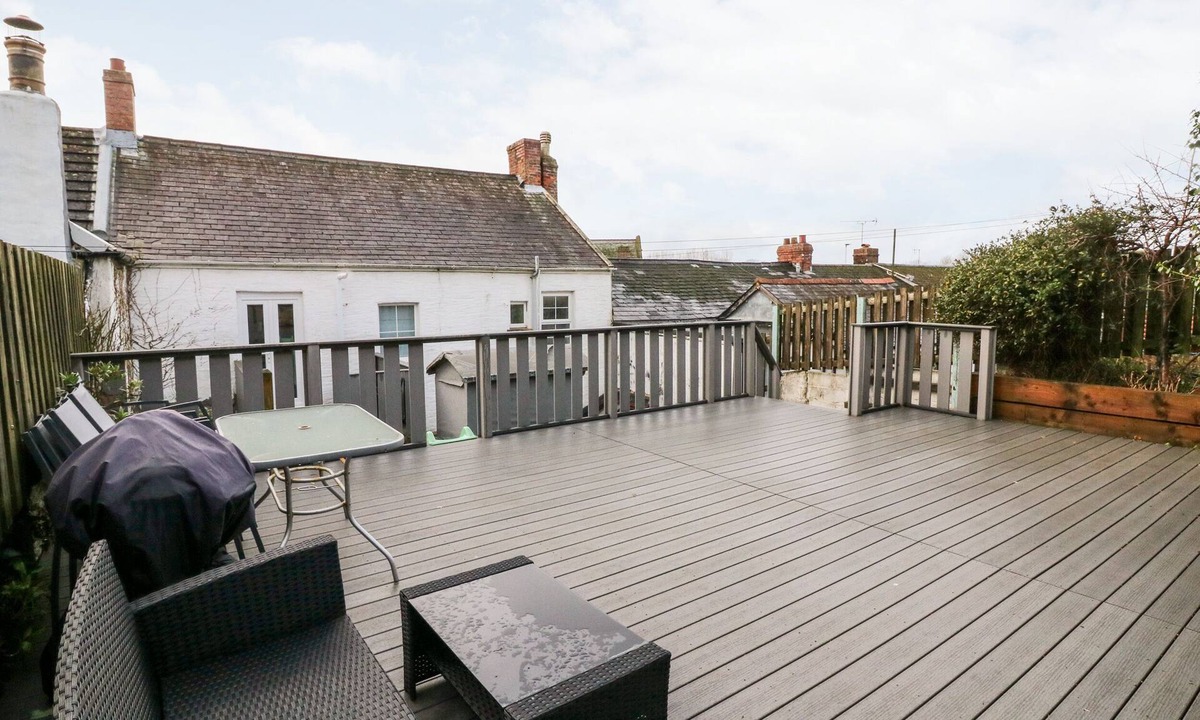 Braunton Cottage | THE OLD POLICE HOUSE, pet friendly, with a garden in Braunton