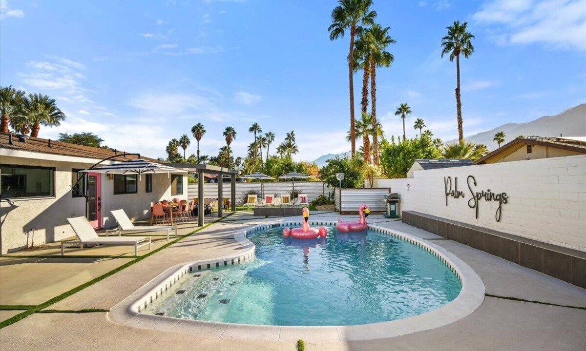 Vista Norte House | The Pink+Palm Poolside Retreat w/Amazing Mountain Views!