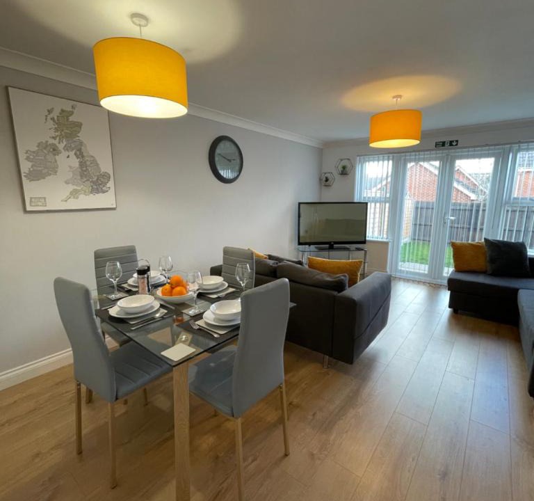 Hartshill Apartment | The Shires