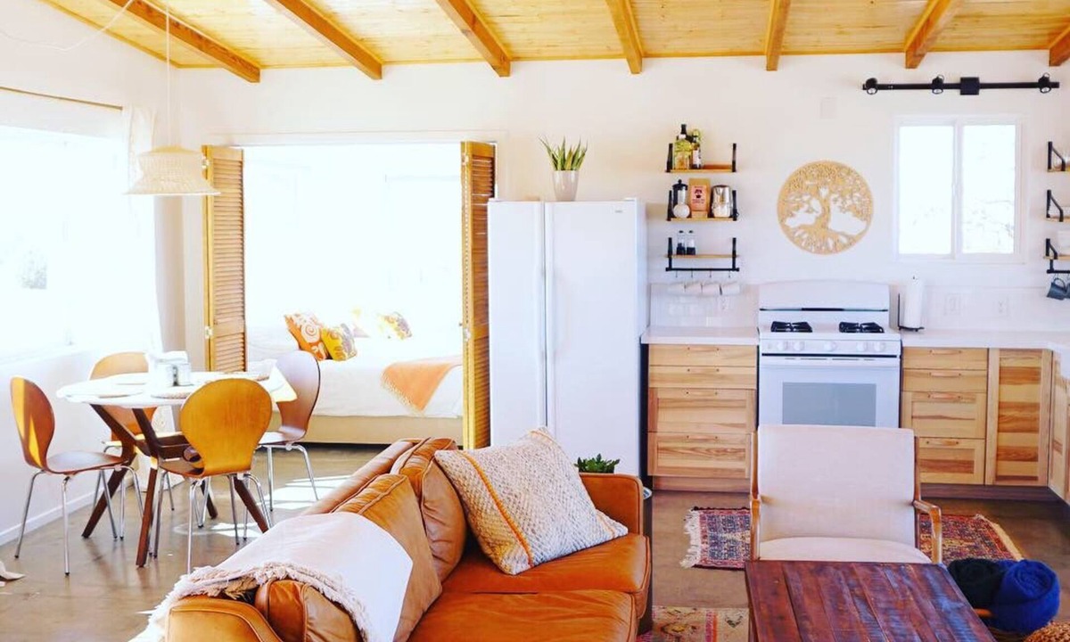 Joshua Tree House | The Sunset Road House (Hot Tub! Hammocks! Fireplace!)