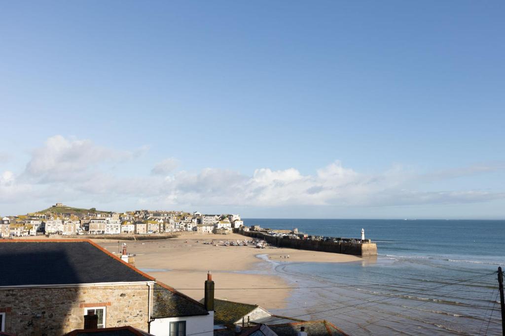 St Ives House | The Tide House