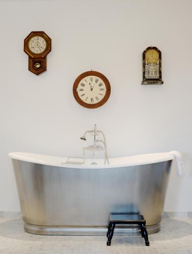 Northwest Carmel Bed & Breakfast | The Vagabond's House Boutique Inn