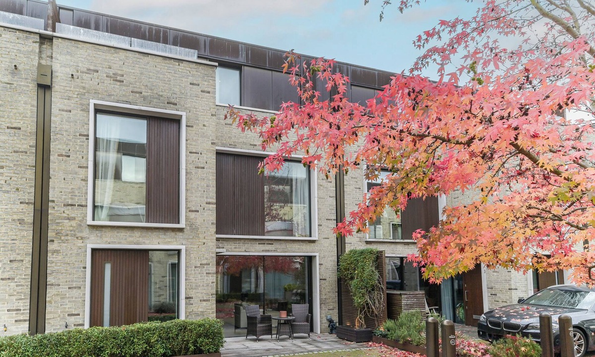 Little Venice House | The Villas W9 -a gated development near Notting Hill/Paddington- private parking