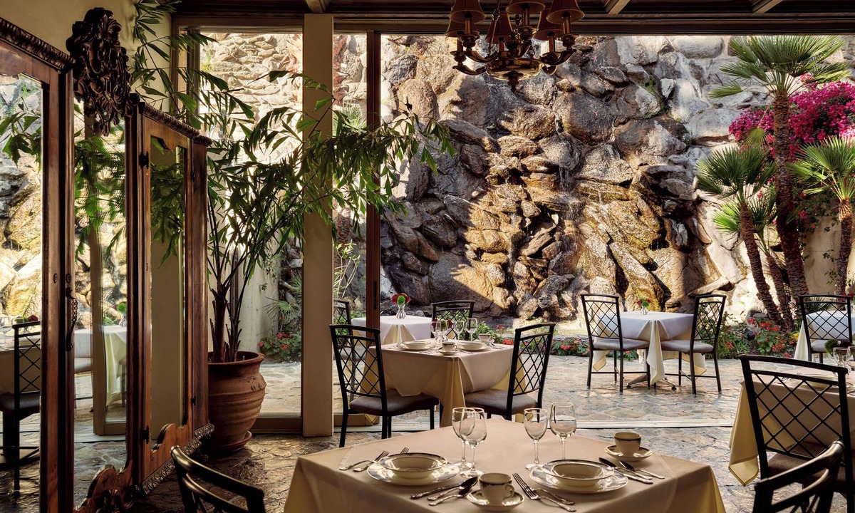 Downtown Palm Springs Bed & Breakfast | The Willows Palm Springs
