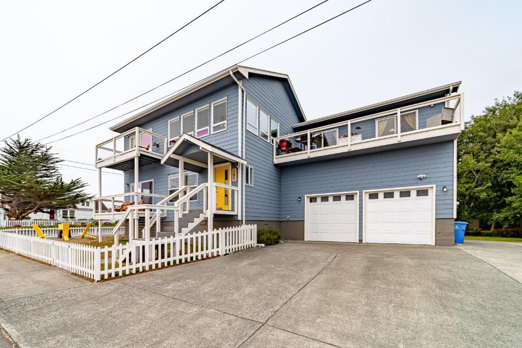 Crescent City House | This Is It