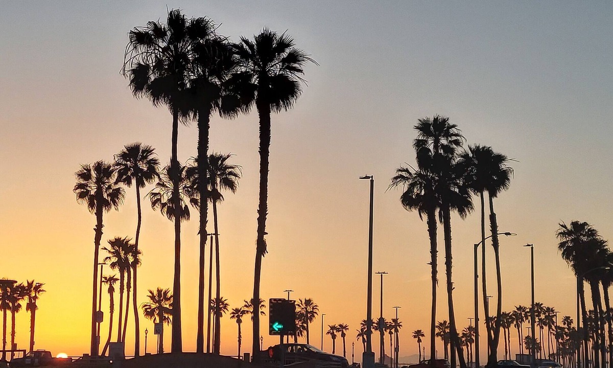 Westside Costa Mesa House | This Venue is set up for hourly rates and/or overnights. Capacity 70 guests