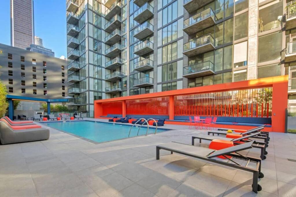 Downtown Los Angeles Apartment | Top Floor High Rise 3 Bed DTLA Skyscraper Penthouse