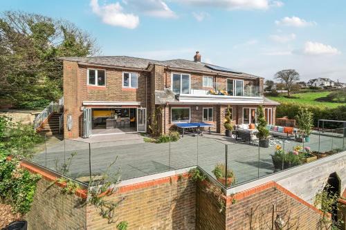 Instow Villa | Torbrook House Instow Fantastic Estuary Views, Sun Deck & 5 Bedrooms