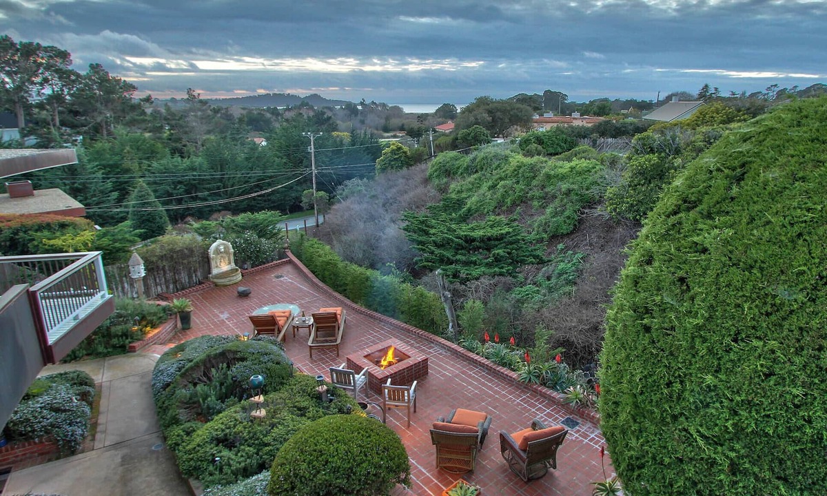 Hatton Fields Apartment | Tranquil Tuckaway w/Ocean/Pt Lobos views,1200sqft patio, firepit, pet friendly!