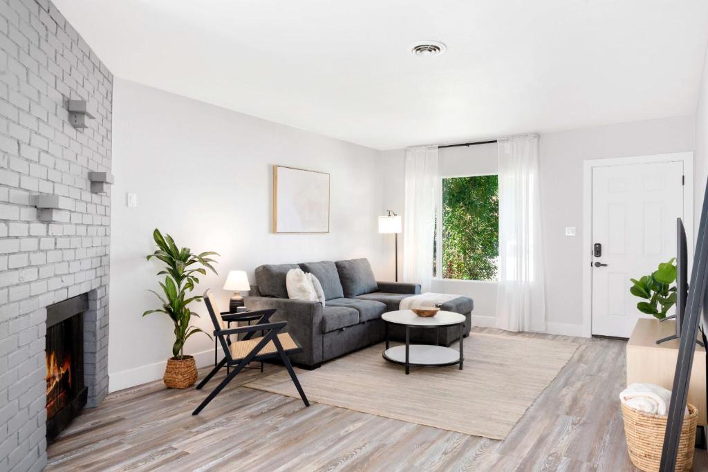 Citrus Heights House | Trendy & Snug 2BR Sacramento Home with King Bed