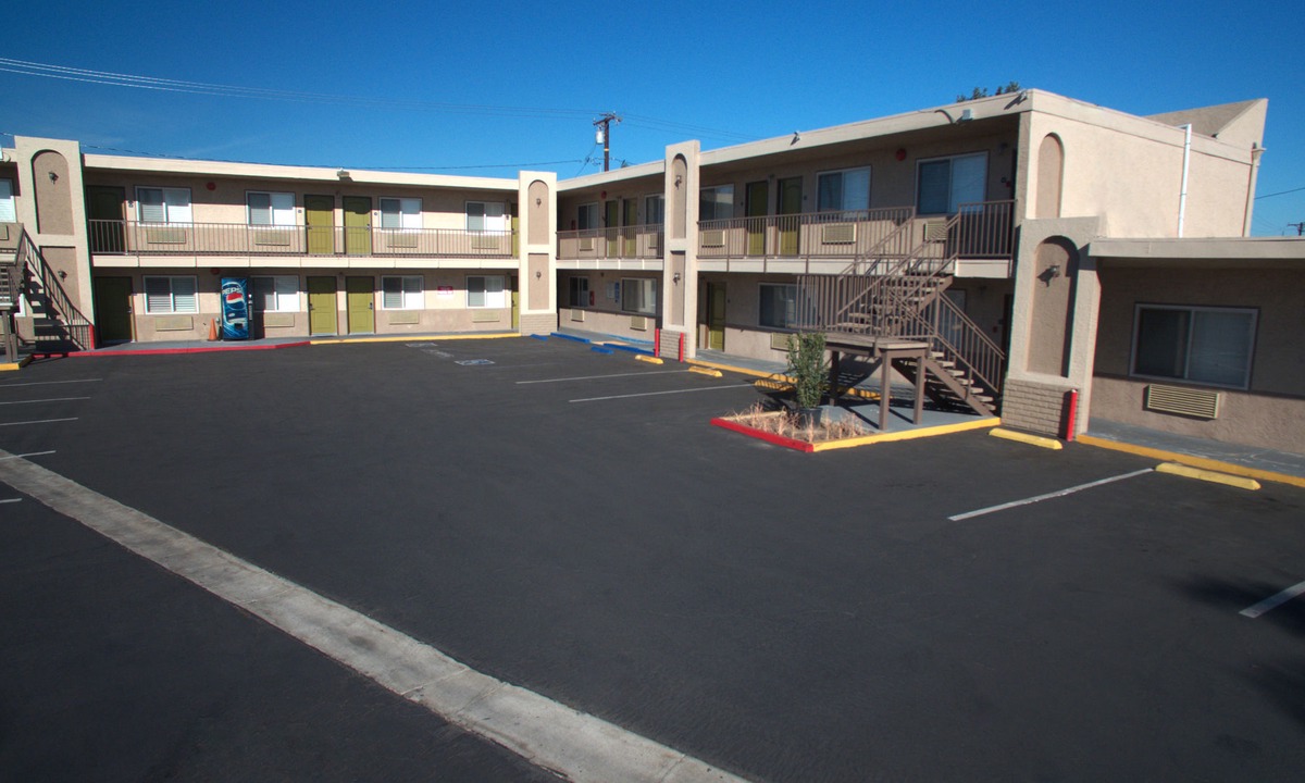 Garden Grove Hotel | Tropic Lodge