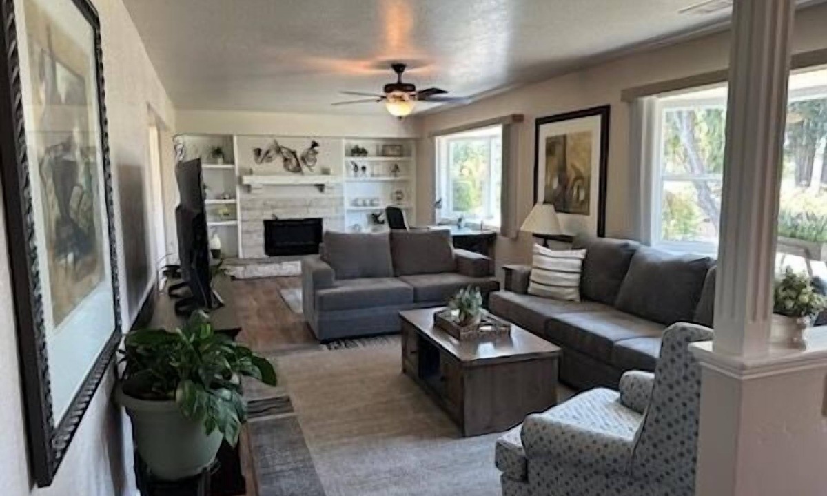 Auburn House | Two Bedroom Country Home on 2 Serene Acres in the Hills of South Auburn