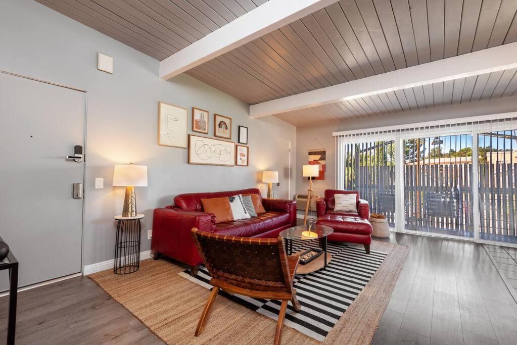 Eagle Rock Apartment | Ultimate Luxury Apt near Dodgers Stadium Sleeps 4