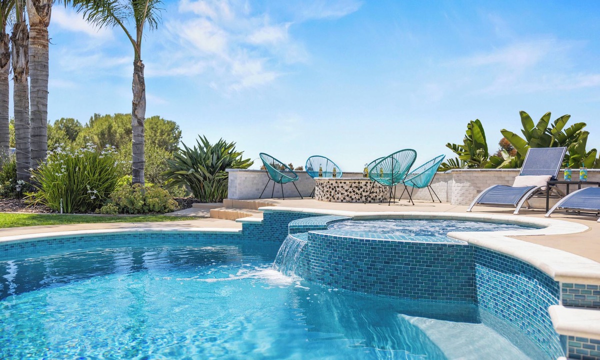 Mira Costa House | Ultimate SoCal Retreat: Poolside Fun & Views!