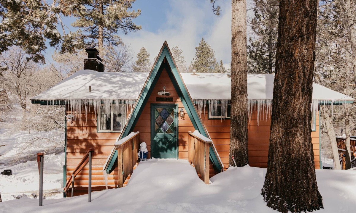 Moonridge Cabin | Under the Starry Skies