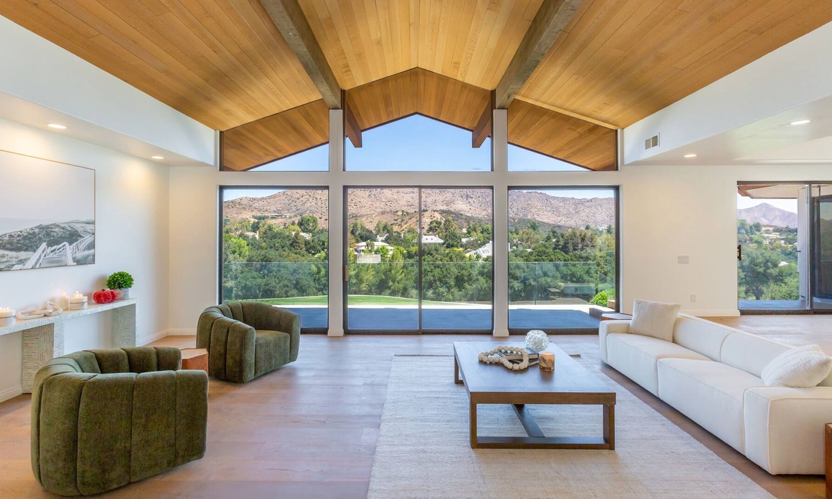 Thousand Oaks Villa | Unobstructed 270 degree golf course views, a completely remodeled home