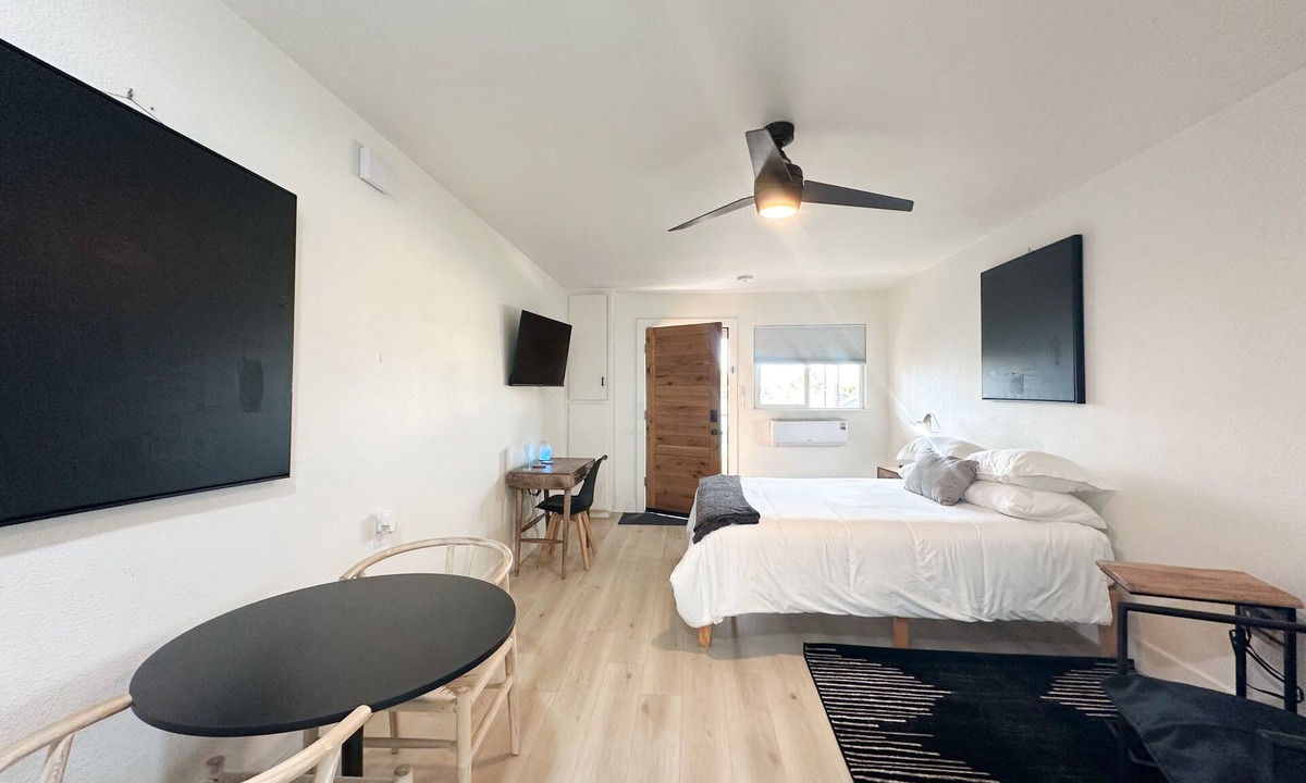 Salida Apartment | Updated studio in Salida ca. HWY 99 located 1 mile away. Kaiser 2 mi away