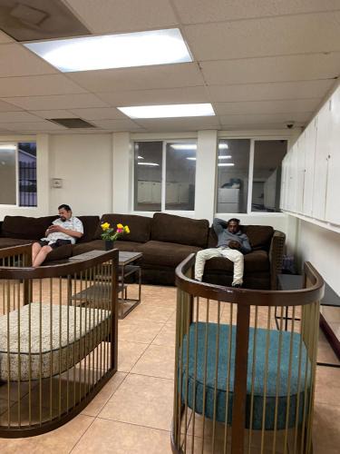 Van Nuys Hostel | Van Nuys Vibe