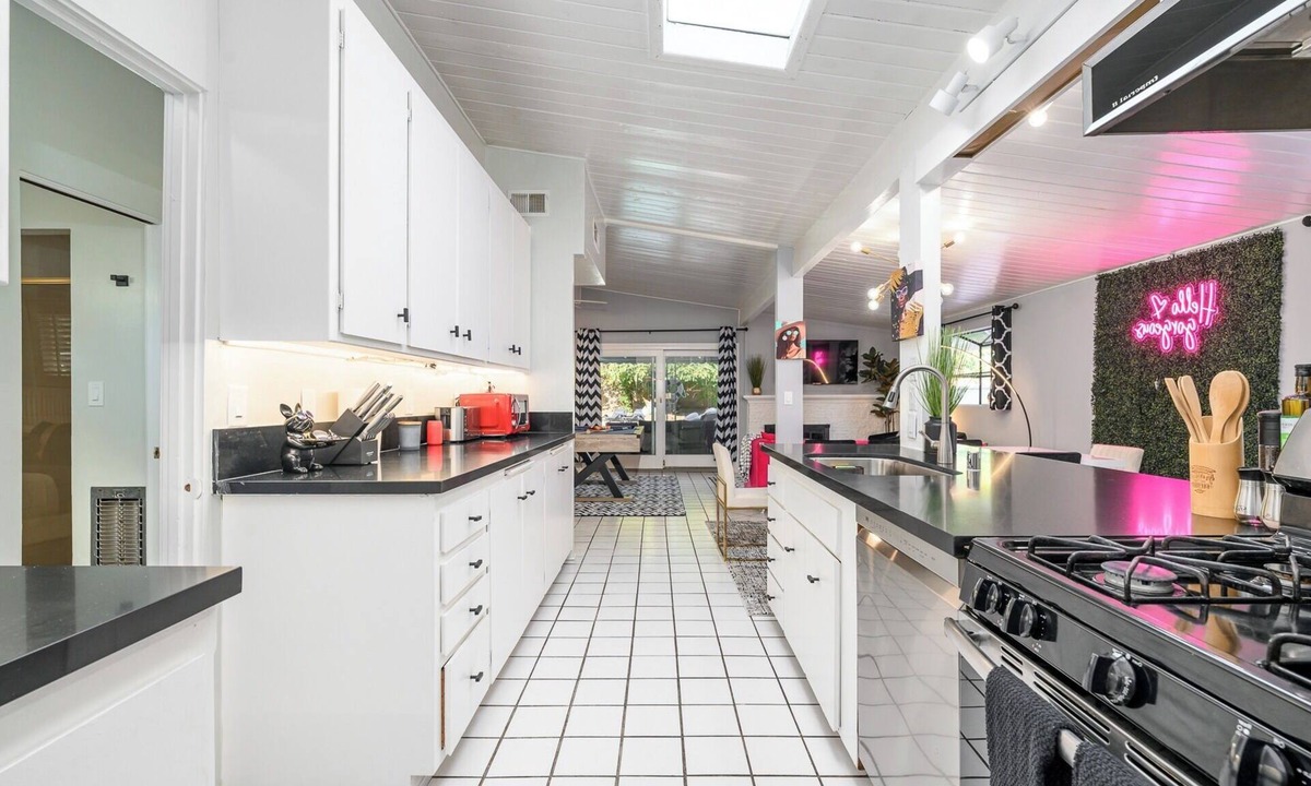 Northwest Anaheim House | Vacation 4BR Oasis Near Disney Pool and Arcade