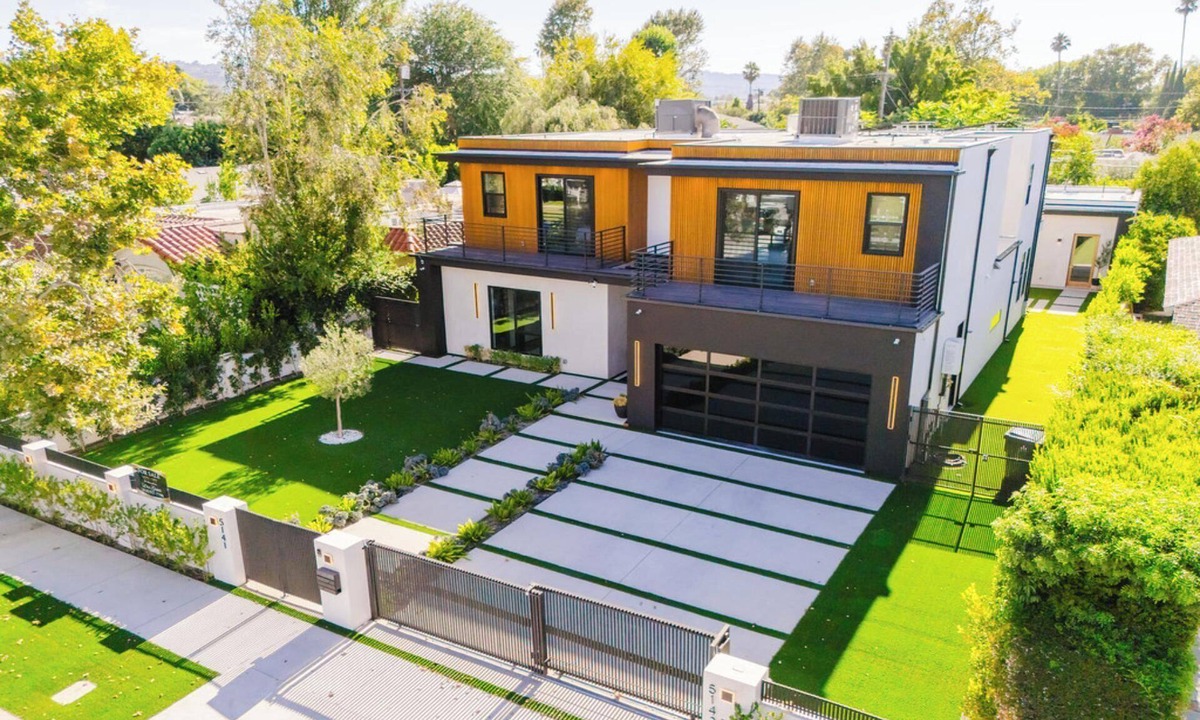 Sherman Oaks House | Varna Villa - Charming Sherman Oaks Retreat with Private Patio & Spa