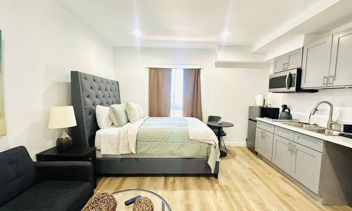 Park Mesa Heights Apartment | View park , inglewood , Sofi , Kia forum, intuít some, Crenshaw Studio 2 LA