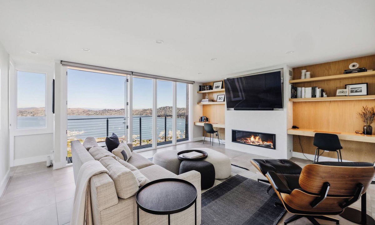 Sausalito House | Views from literally every room! 3 bedrooms in Sausalito; Walkable to downtown.