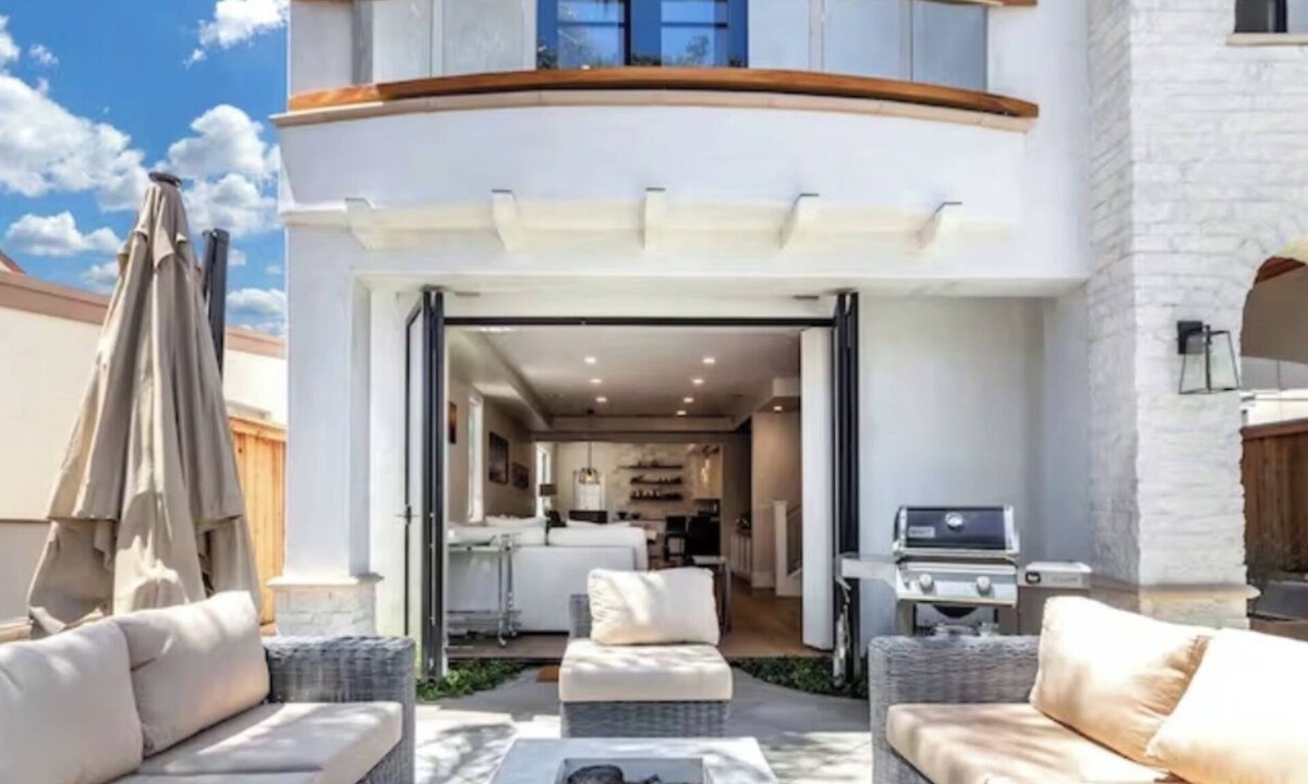 Corona del Mar House | Villa Acacia- Contemporary Vacation Home