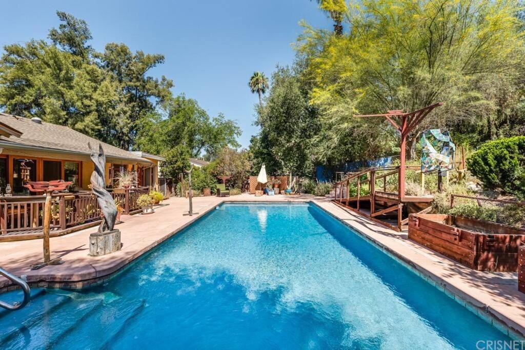 Woodland Hills Villa | Villa La Reforma - Newly Designed 4BR HOUSE & POOL in Los Angeles by Topanga