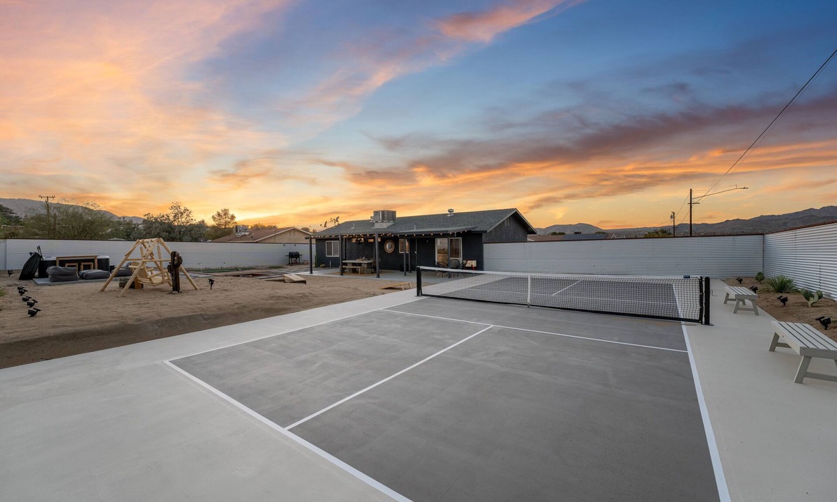 Joshua Tree House | Vista del Valle 🌵 Pickleball + Pitch&Putt + Hot Tub + Pool