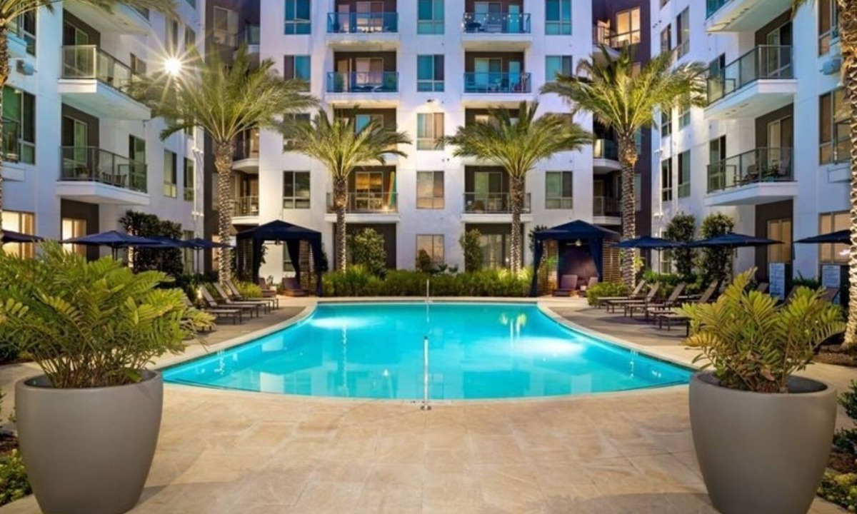 Grantville Apartment | Vora Mission Valley East: Modern 1-Bedroom in Trendy San Diego