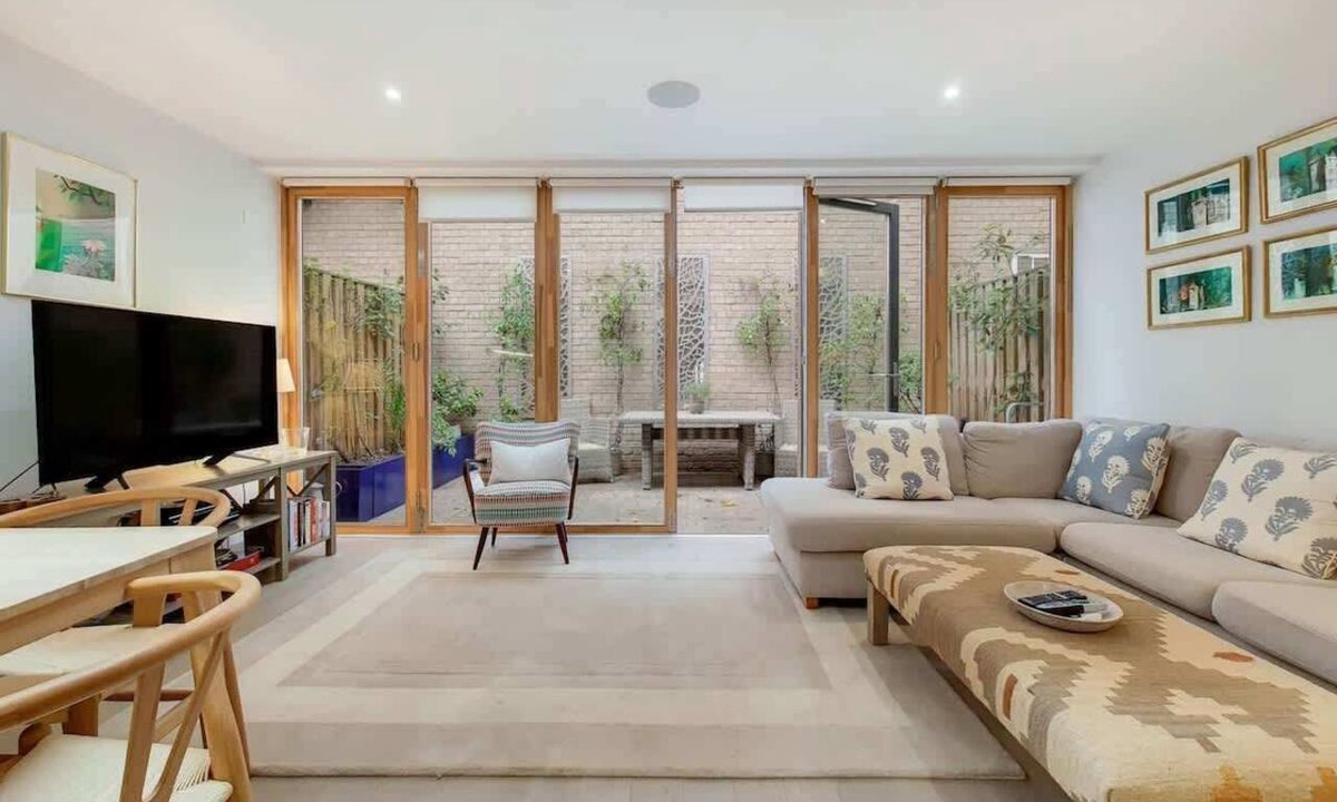 Ravenscourt Park Apartment | VW5 - Luxury 3 Bed Townhouse with Parking