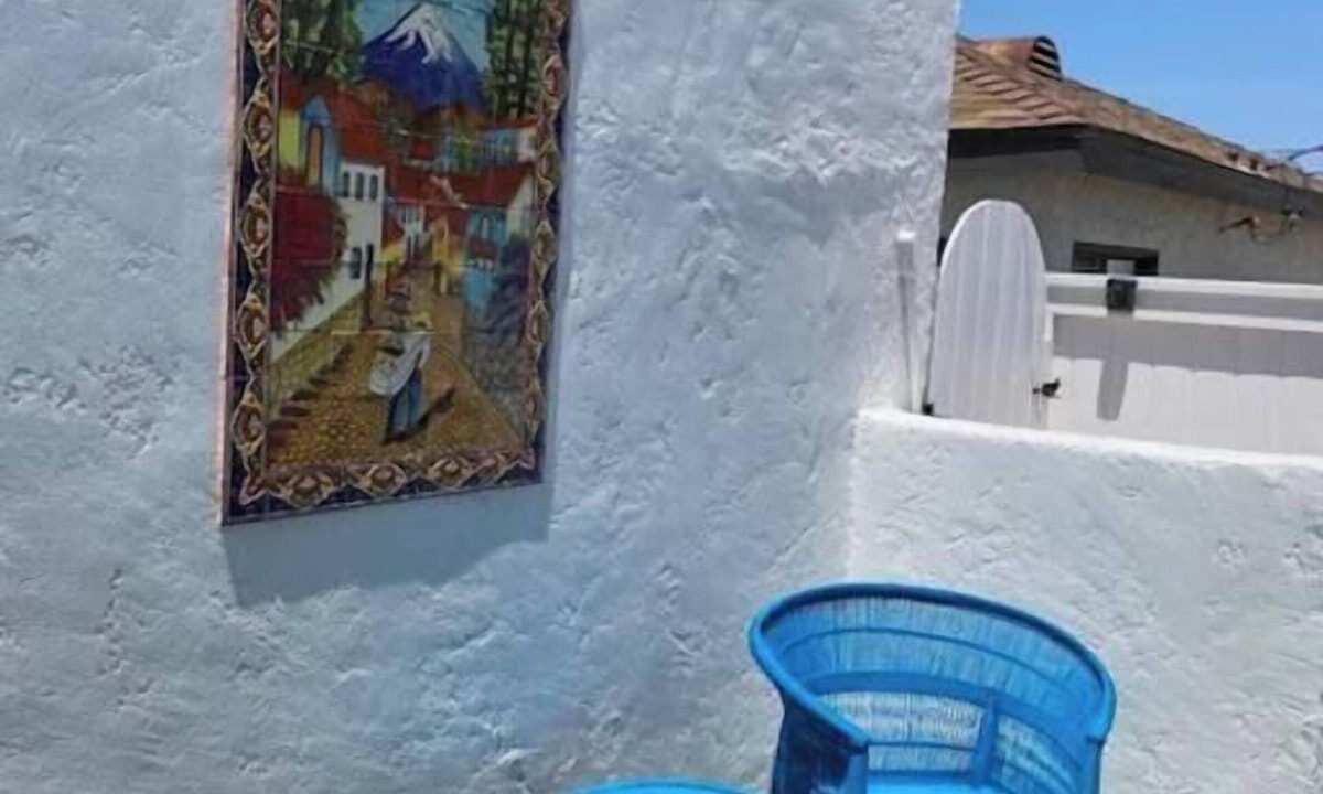 The Strand Apartment | Walk 2 beach, A/c, W/d, Work Desk, Renovated