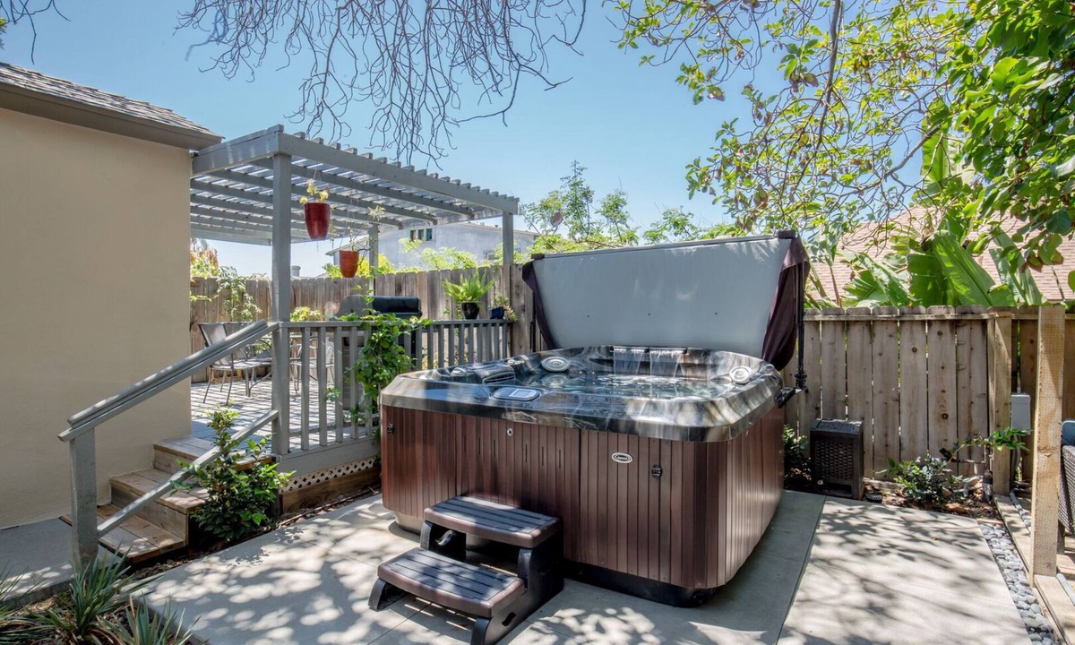 Golden Hill Apartment | Walkable to Downtown, NEW Jacuzzi, Fire pit, Outdoor Kitchen w Built in BBQ (F)