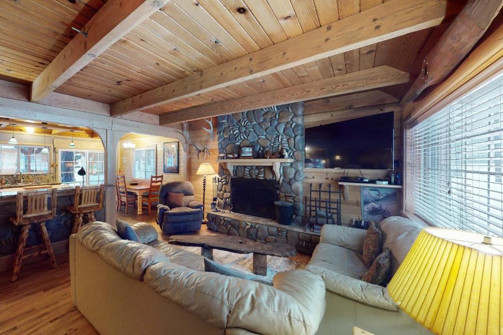 Bijou Park Acres House | Walkup Pines