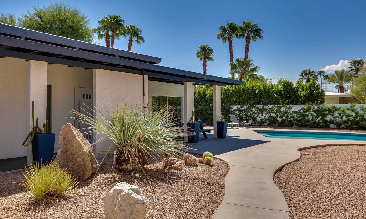 Warm Sands House | Warm Sands Palm Springs Mid-Century