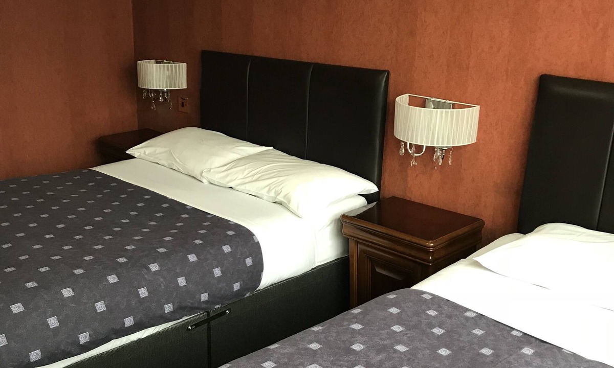 Tolworth Cabin | Warwick Lodge